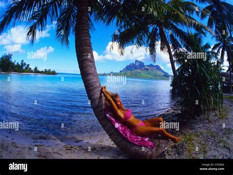 tahiti nude beach